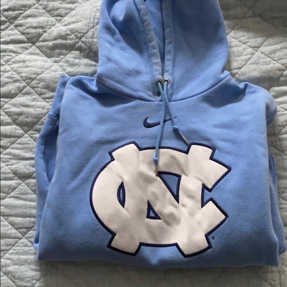 UNC Nike sweatshirt